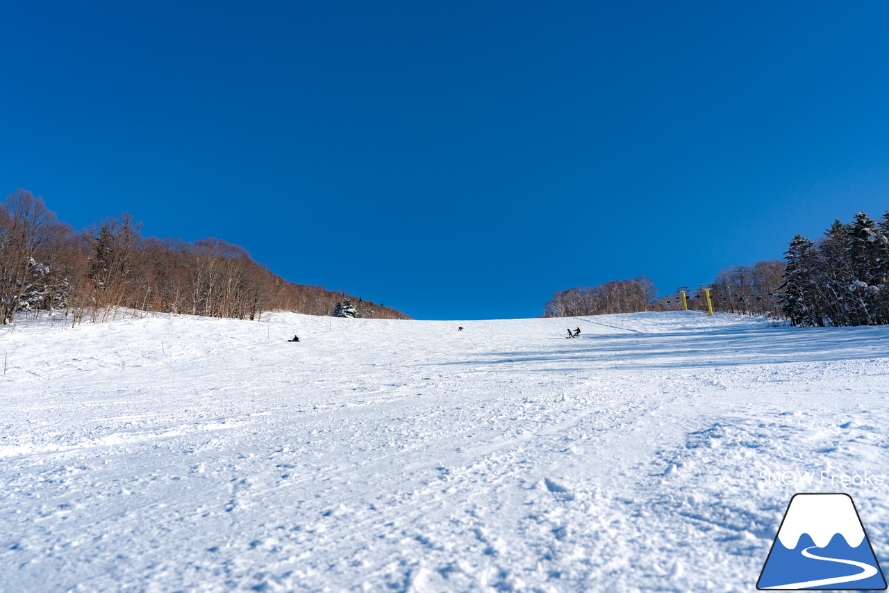 カムイスキーリンクス｜2024年の初滑りは、積雪豊富でコンディション抜群。日本最北のゴンドラリフトがある、旭川市のカムイスキーリンクスへ！